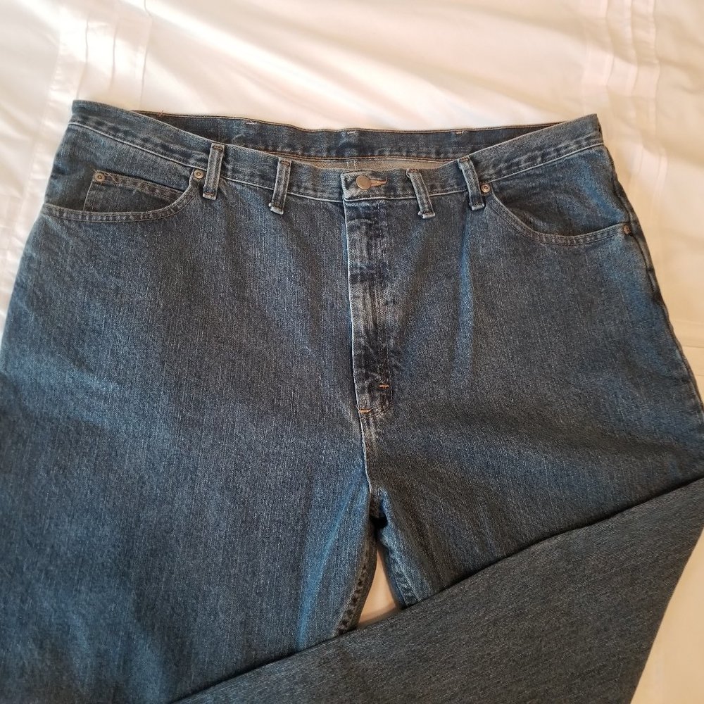 Wrangler Relaxed Fit JEANS size 44x32